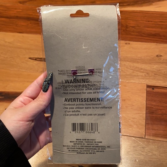 NWT ~ PRINCESS RIBBON PIN - Picture 2 of 2